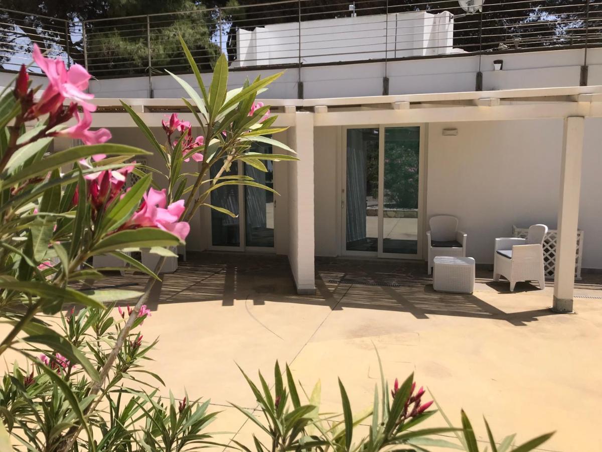 Angolo Mare Apartments & Rooms Porto Pino Eksteriør bilde