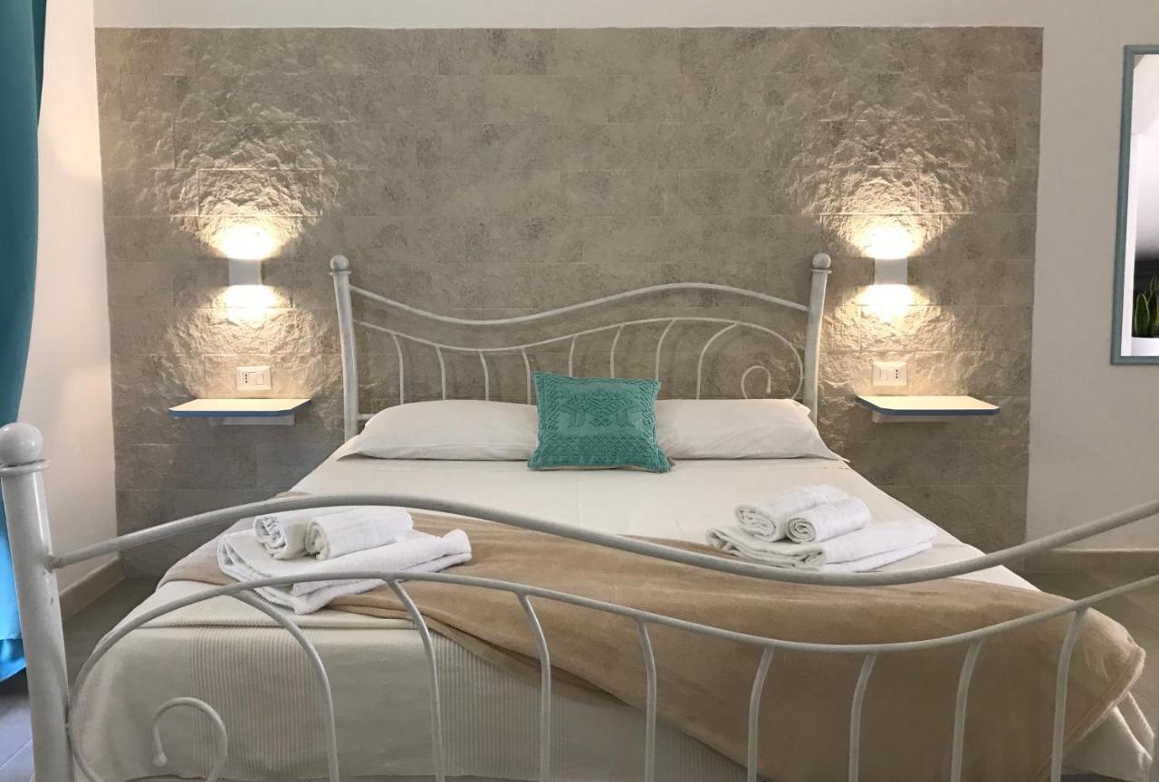 Angolo Mare Apartments & Rooms Porto Pino Eksteriør bilde