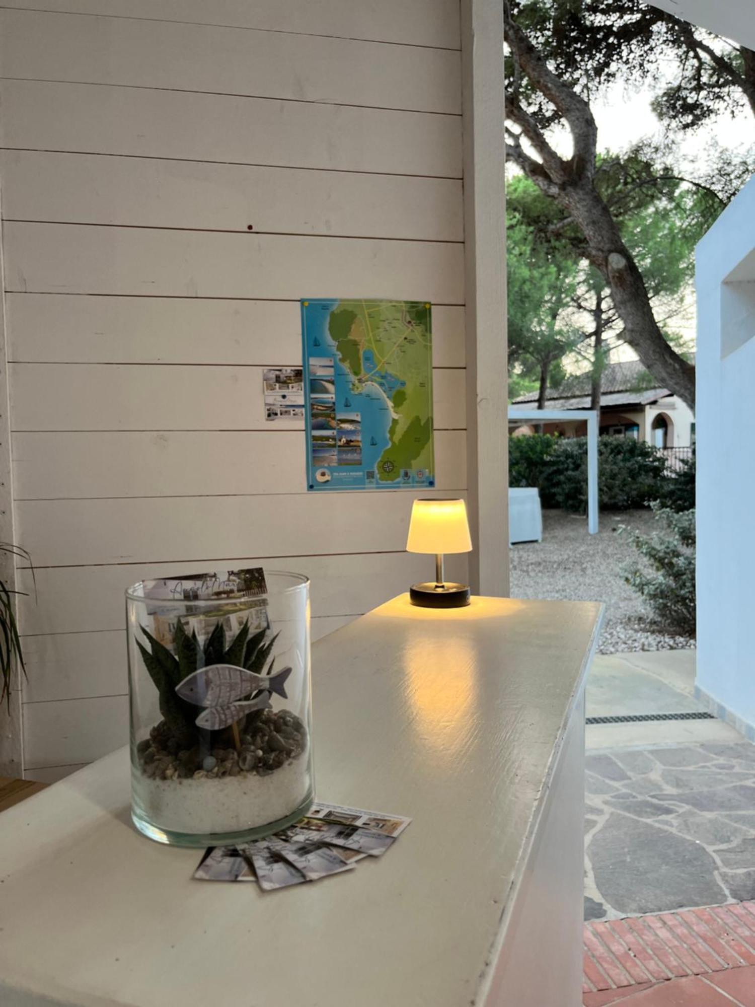 Angolo Mare Apartments & Rooms Porto Pino Eksteriør bilde